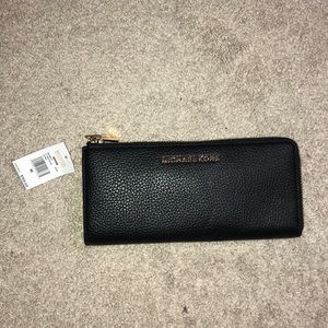 MK Large Three Quarter Leather ZIP